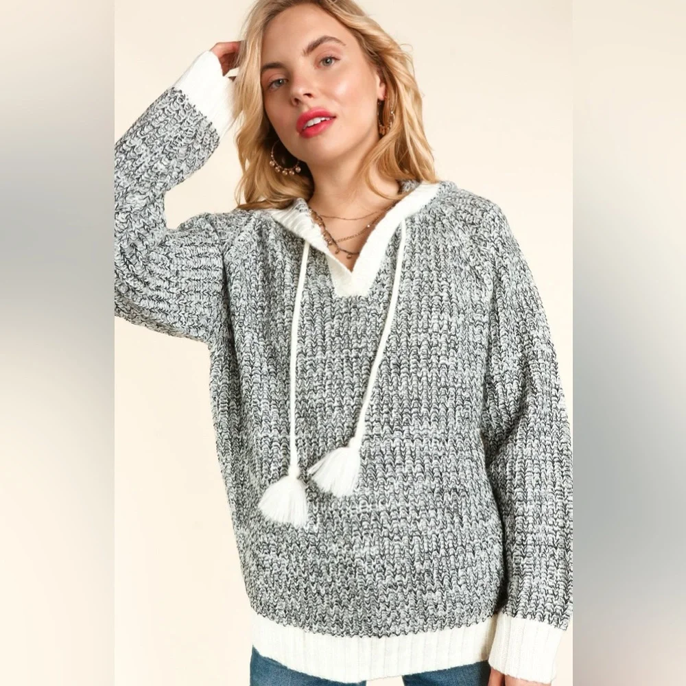 Women’s Charcoal & Ivory Two Tone Ribbed Hooded Tassel Drawstring Sweater - Picture 7 of 9